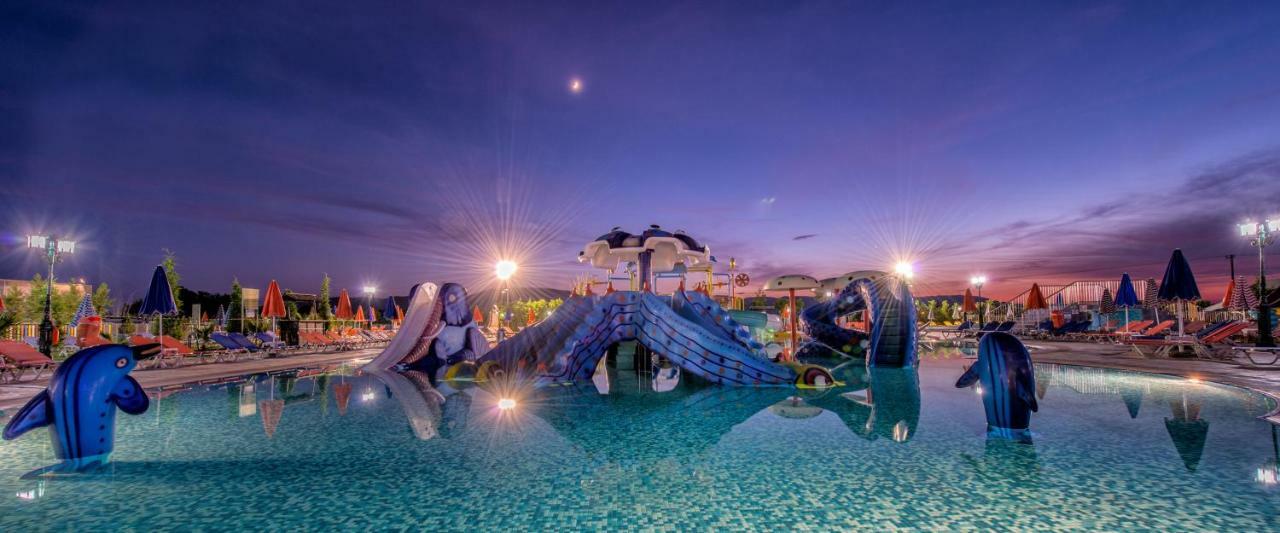 Caretta Beach Resort & Waterpark Kalamákion Екстериор снимка