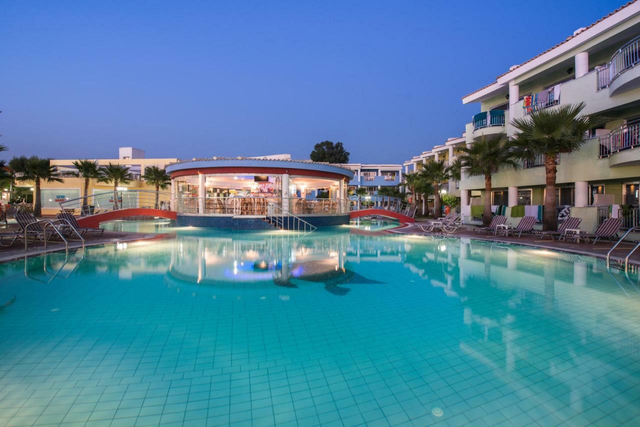 Caretta Beach Resort & Waterpark Kalamákion Екстериор снимка