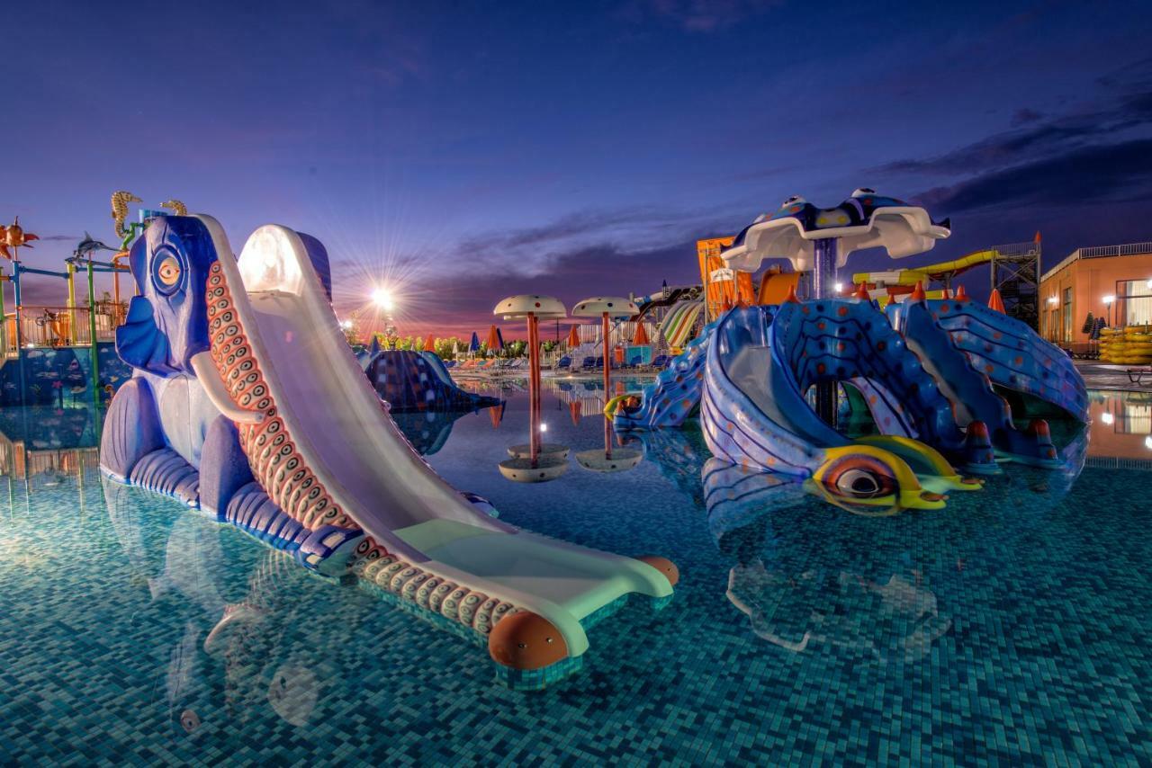 Caretta Beach Resort & Waterpark Kalamákion Екстериор снимка