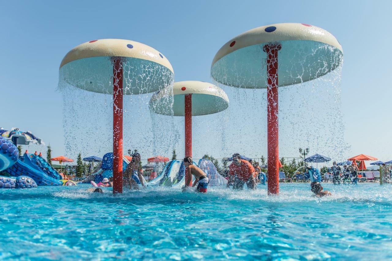 Caretta Beach Resort & Waterpark Kalamákion Екстериор снимка