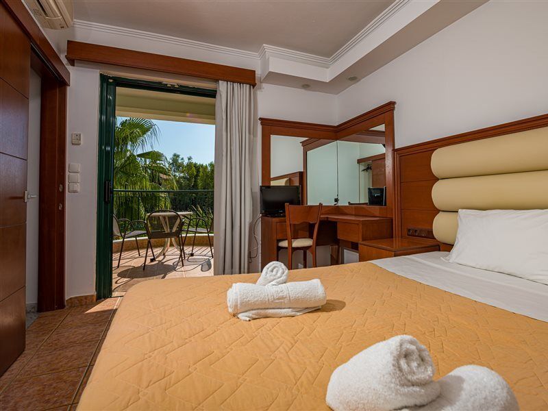 Caretta Beach Resort & Waterpark Kalamákion Екстериор снимка