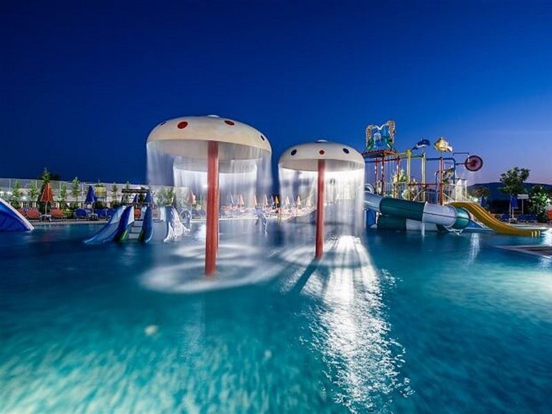 Caretta Beach Resort & Waterpark Kalamákion Екстериор снимка