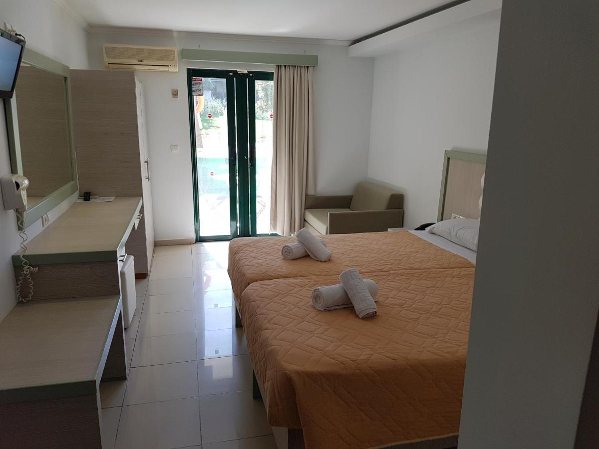 Caretta Beach Resort & Waterpark Kalamákion Екстериор снимка